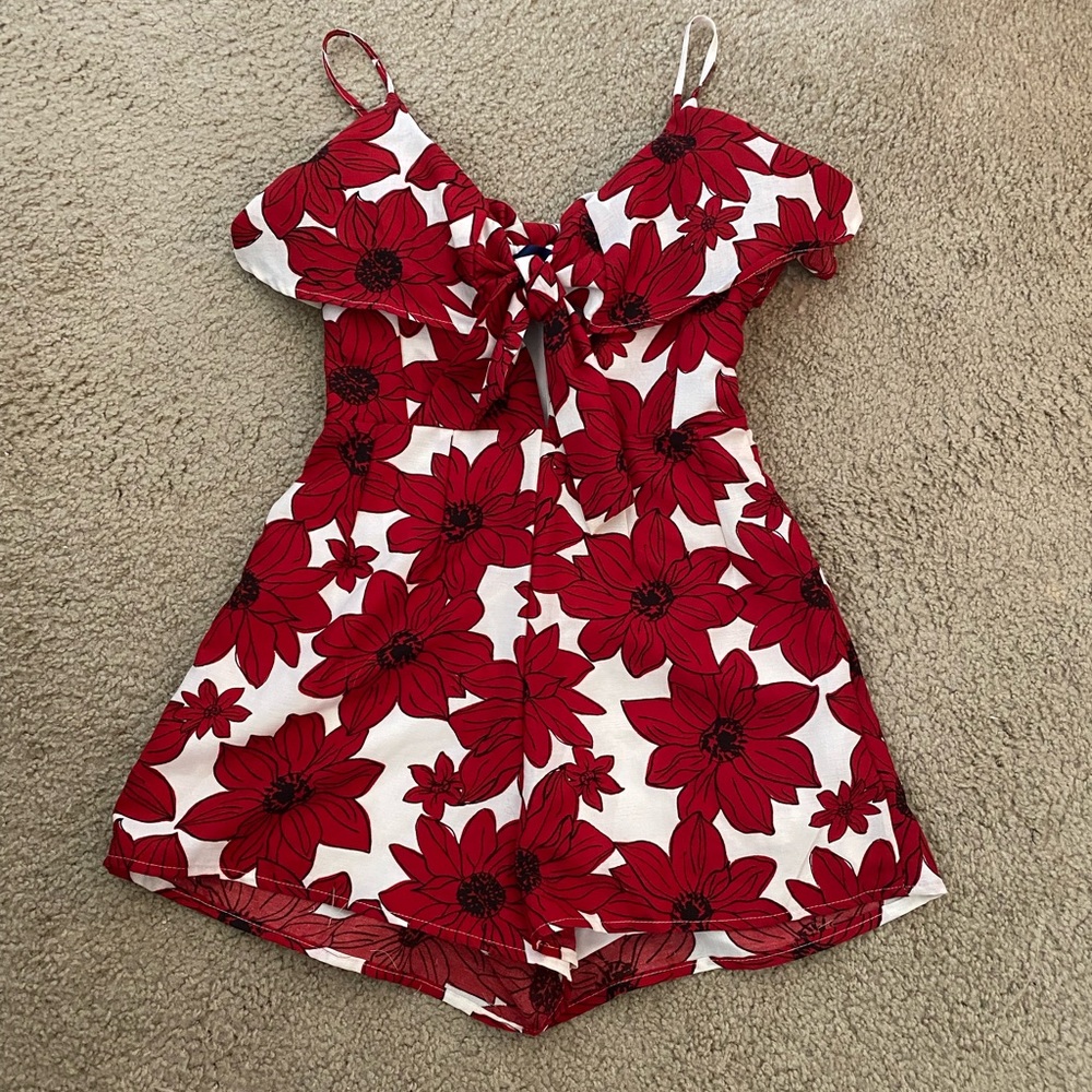 Francesca’s Floral Romper - Picture 5 of 8